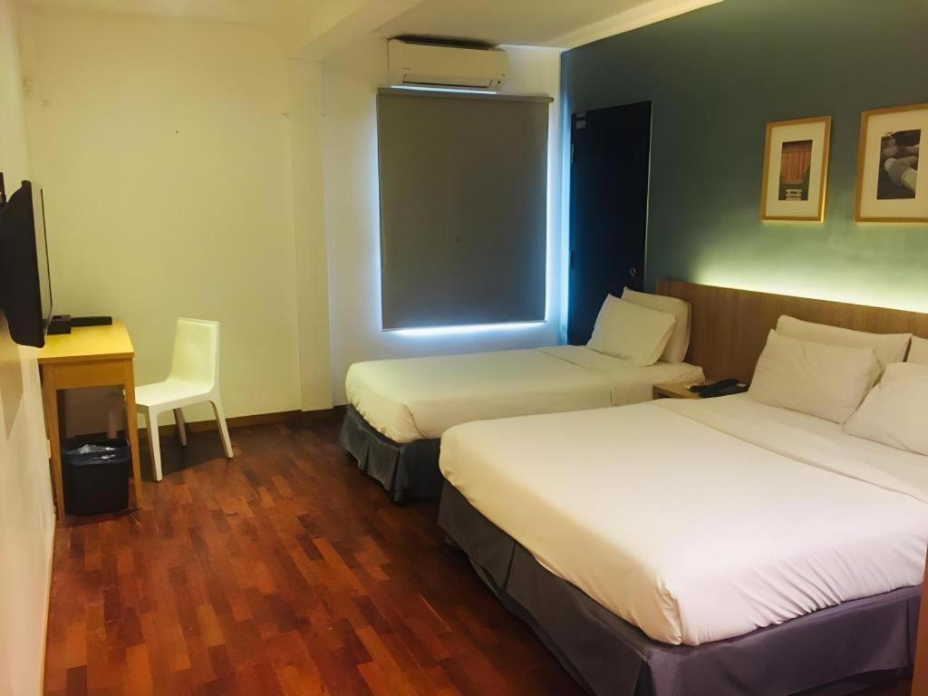 Quayside Hotel Malacca Esterno foto