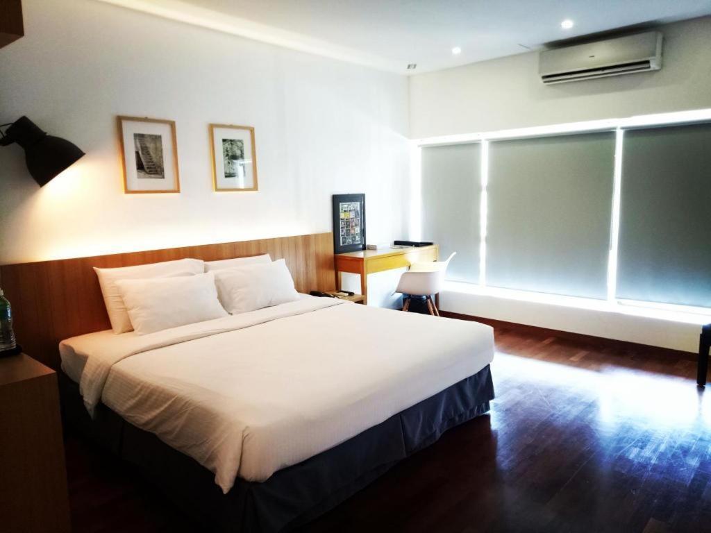 Quayside Hotel Malacca Esterno foto
