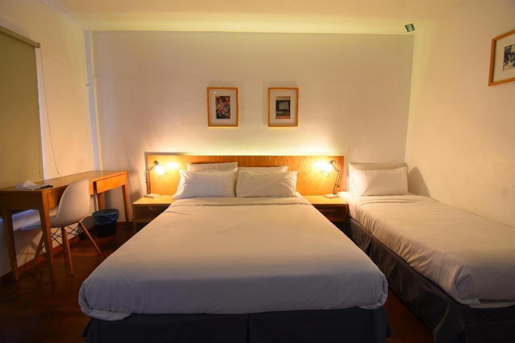 Quayside Hotel Malacca Esterno foto