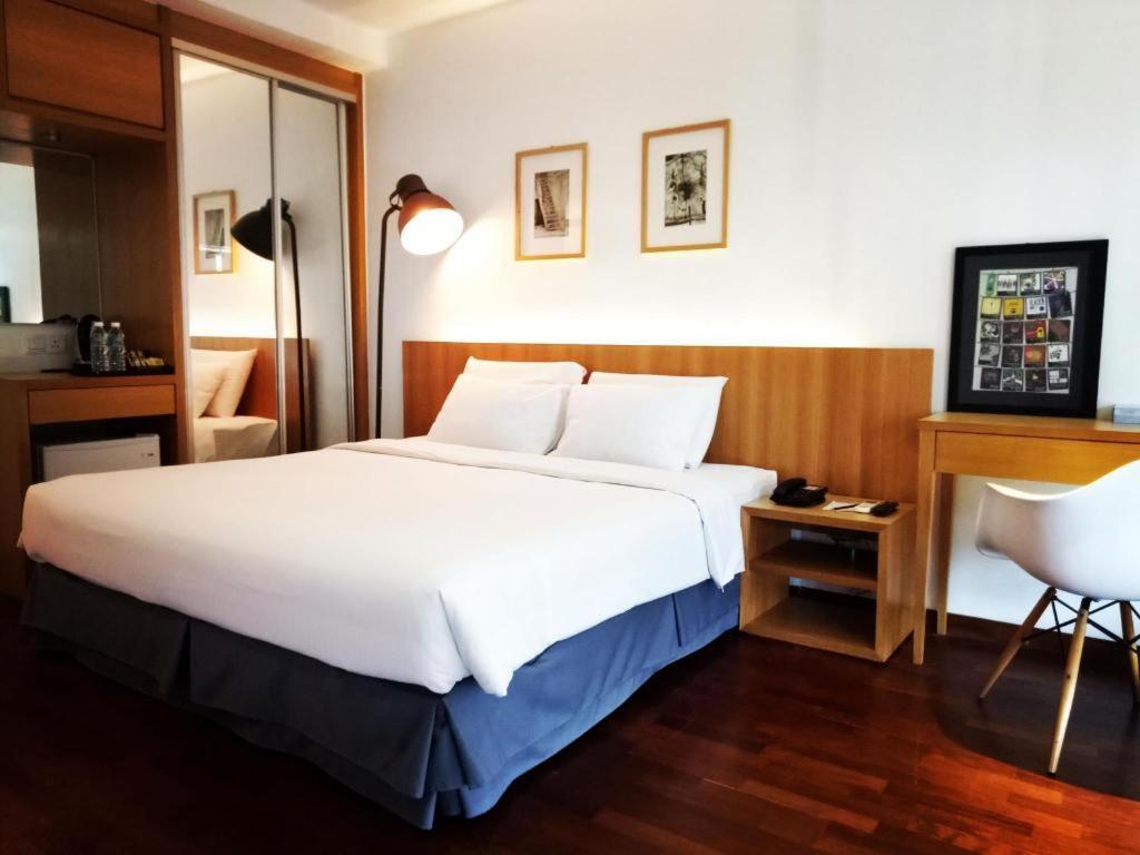 Quayside Hotel Malacca Esterno foto