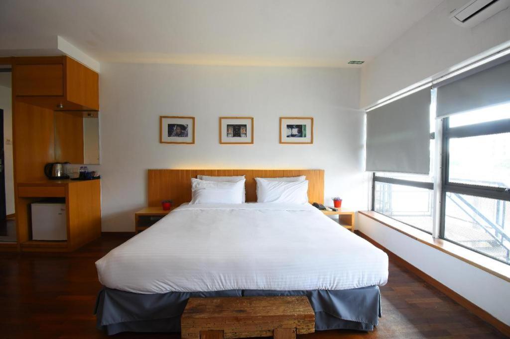 Quayside Hotel Malacca Esterno foto