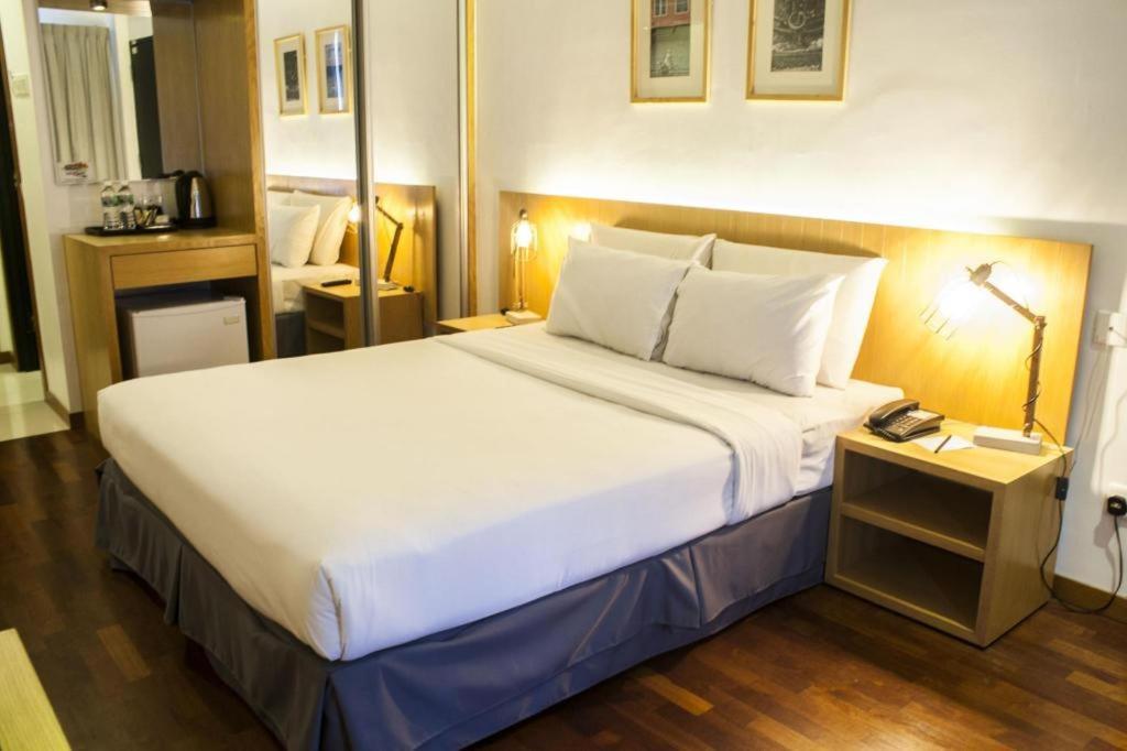 Quayside Hotel Malacca Esterno foto