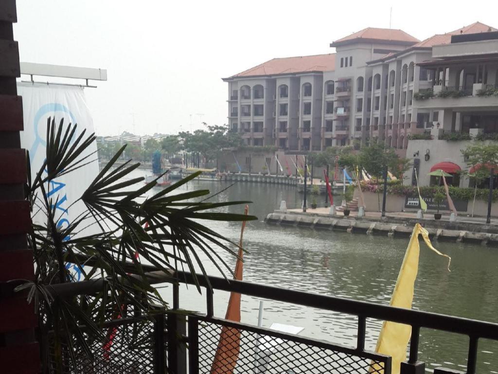 Quayside Hotel Malacca Esterno foto
