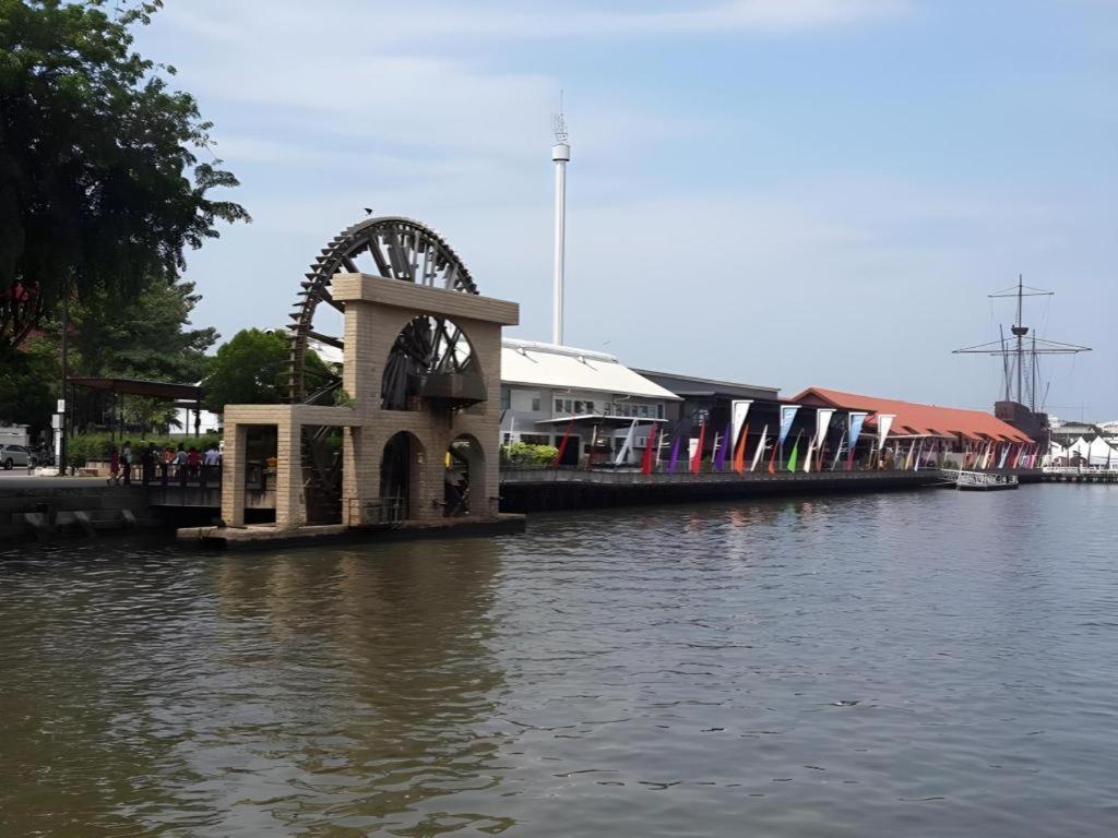 Quayside Hotel Malacca Esterno foto